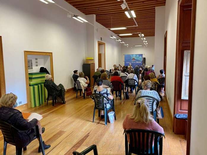 Clases y ensayos de la Escuela Municipal de Folclore en la Casa Condal/TA.